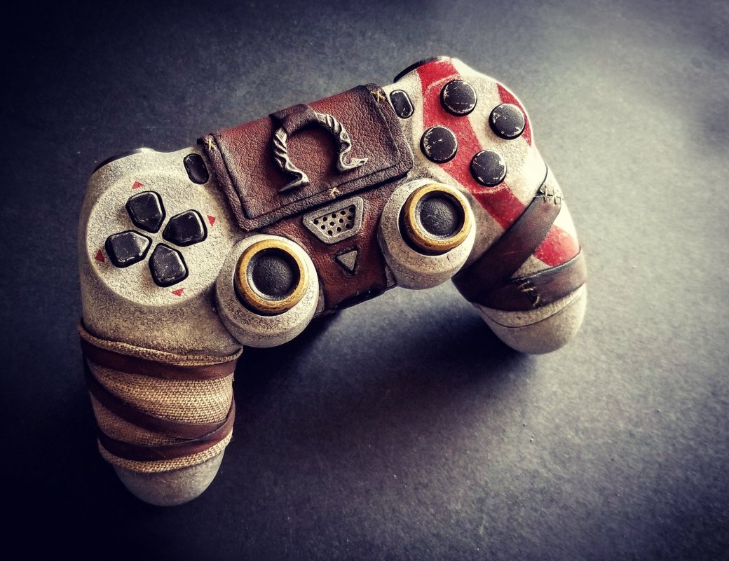 Взгляните на потрясающий DualShock 4 в стиле новой God of War. - Изображение 3 Взгляните на потрясающий DualShock 4 в стиле новой God of War. - Изображение 3