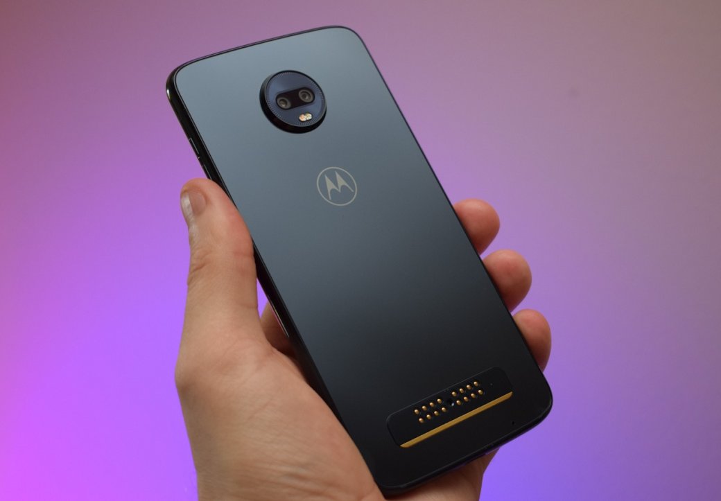 Модульный смартфон Moto Z4 Play тоже получит камеру на 48 Мп и подэкранный дактилоскопический датчик