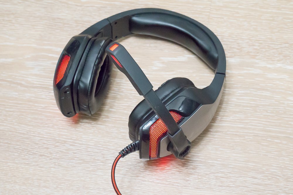 Обзор гарнитуры SVEN AP-U995MV: объемный звук, подсветка, работа с PS4 и много-много настроек | Канобу Обзор гарнитуры SVEN AP-U995MV: объемный звук, подсветка, работа с PS4 и много-много настроек | Канобу